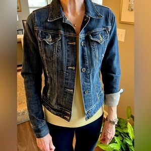 Lucky Brand women’s denim jacket size XS.